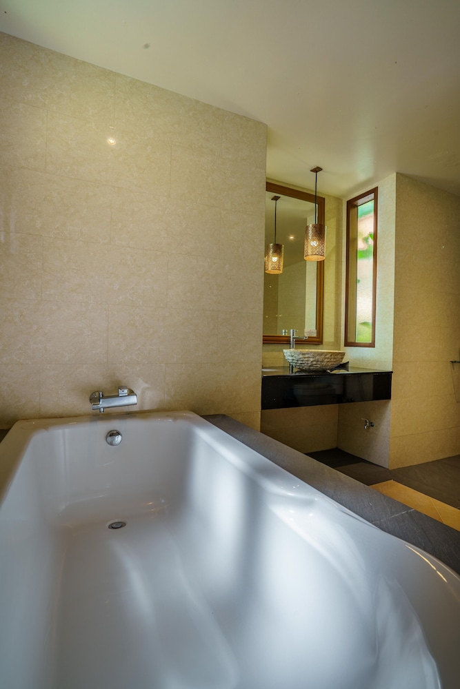 Deluxe Double Room, Ocean View - Photo 5