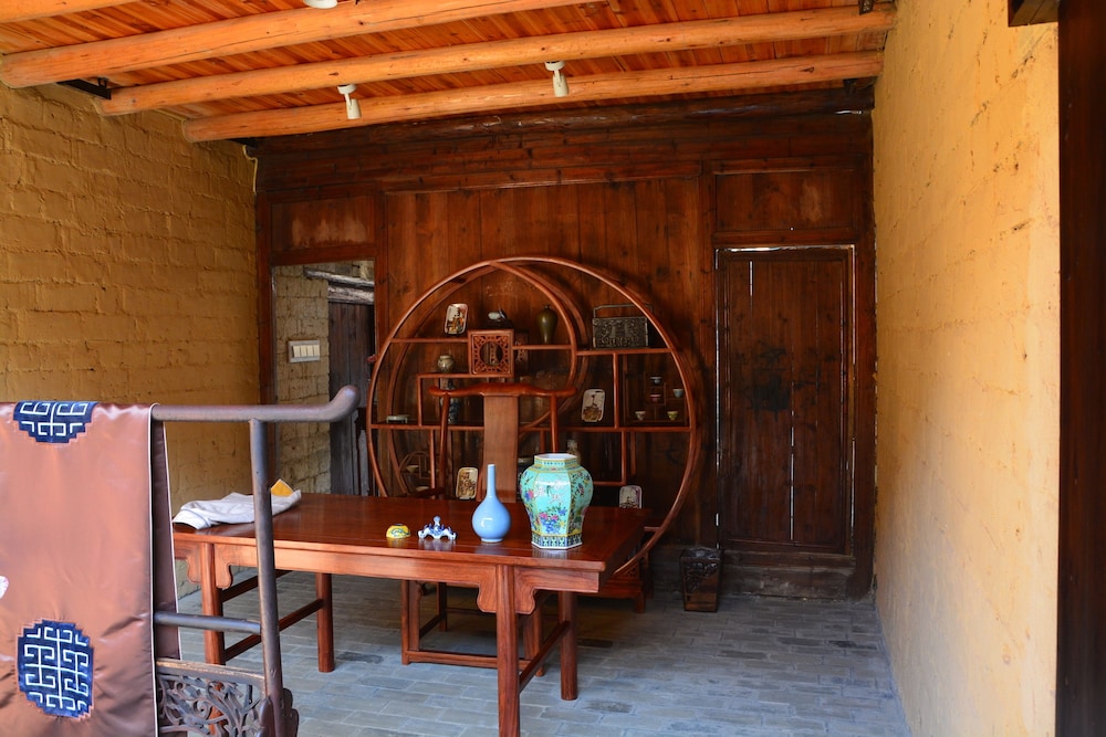 Luxury Mudbrick Room photo 2