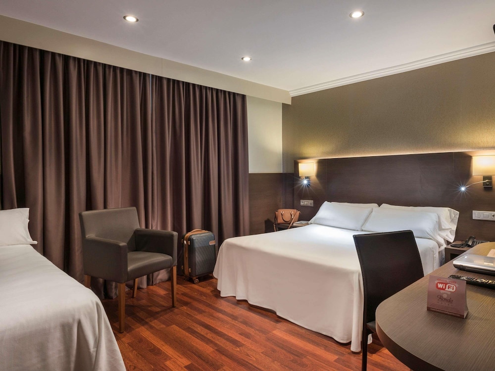 Standard Room, 1 Double Bed with Sofa bed photo 2