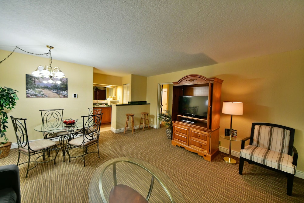 Suite, 1 Bedroom, Non Smoking (Ramada) photo 3