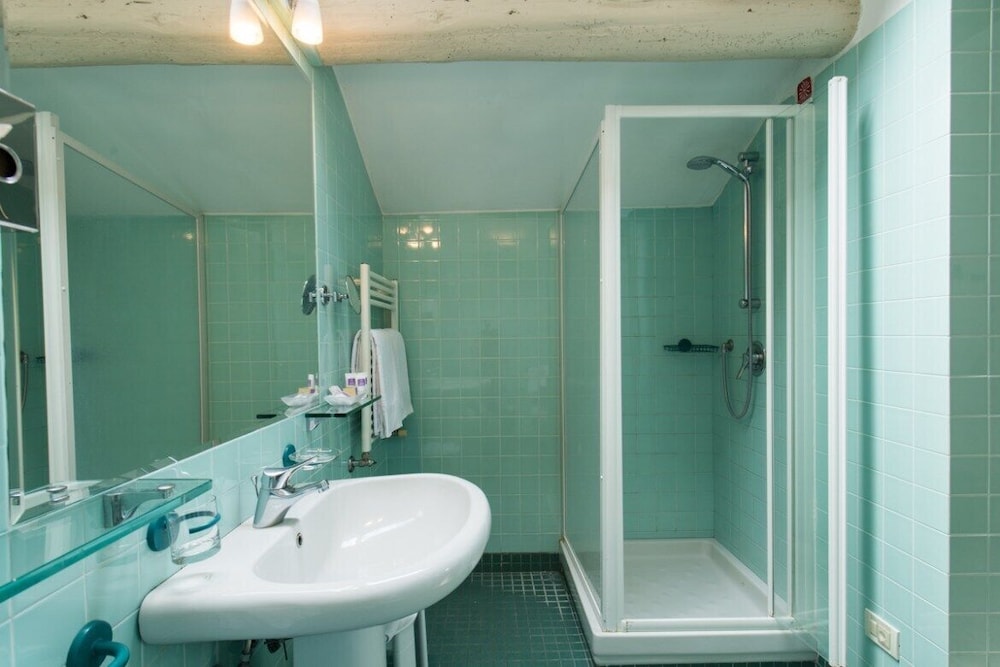 Superior Double or Twin Room - Photo 6