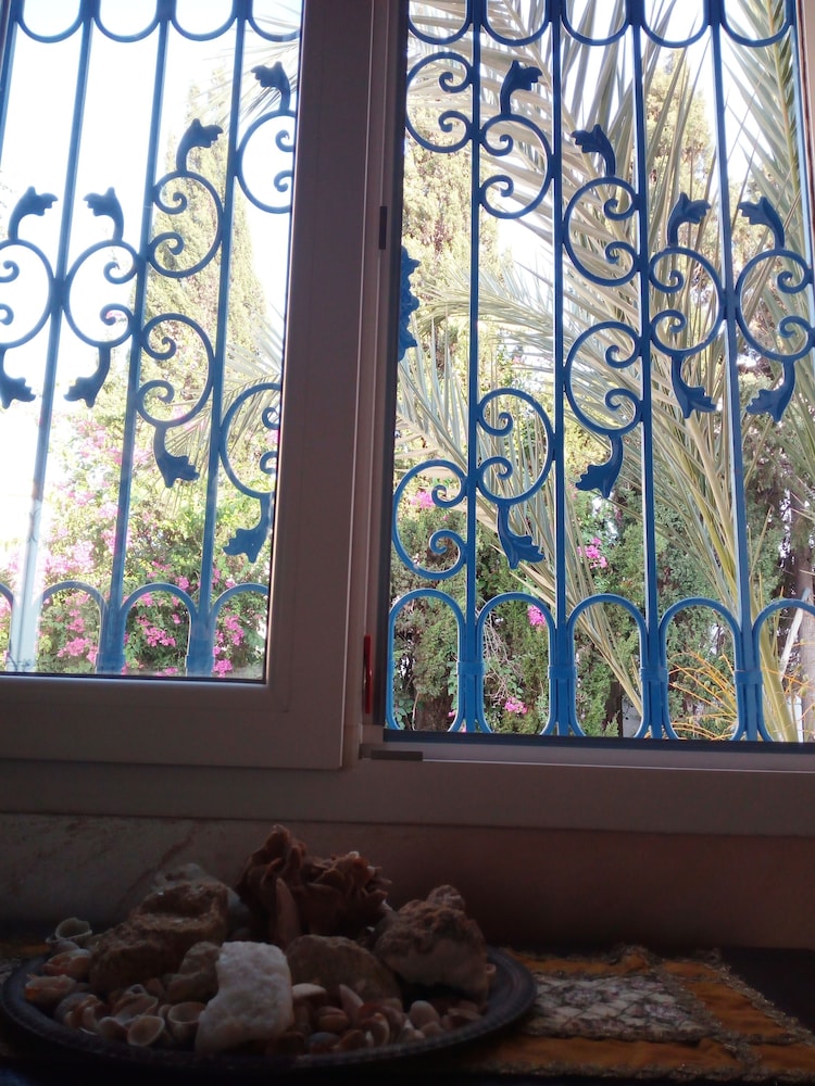 Comfort Apartment, 3 Bedrooms, Terrace, Beachside photo 2