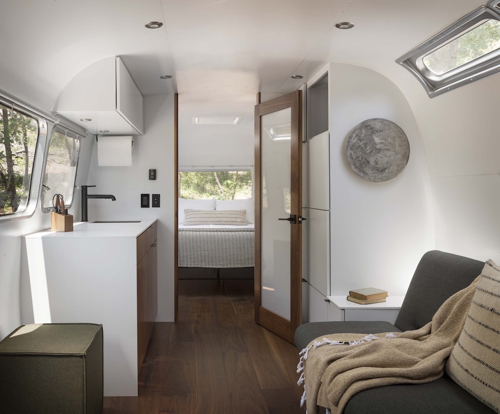 Premium Suite (BaseCamp) - Photo 6