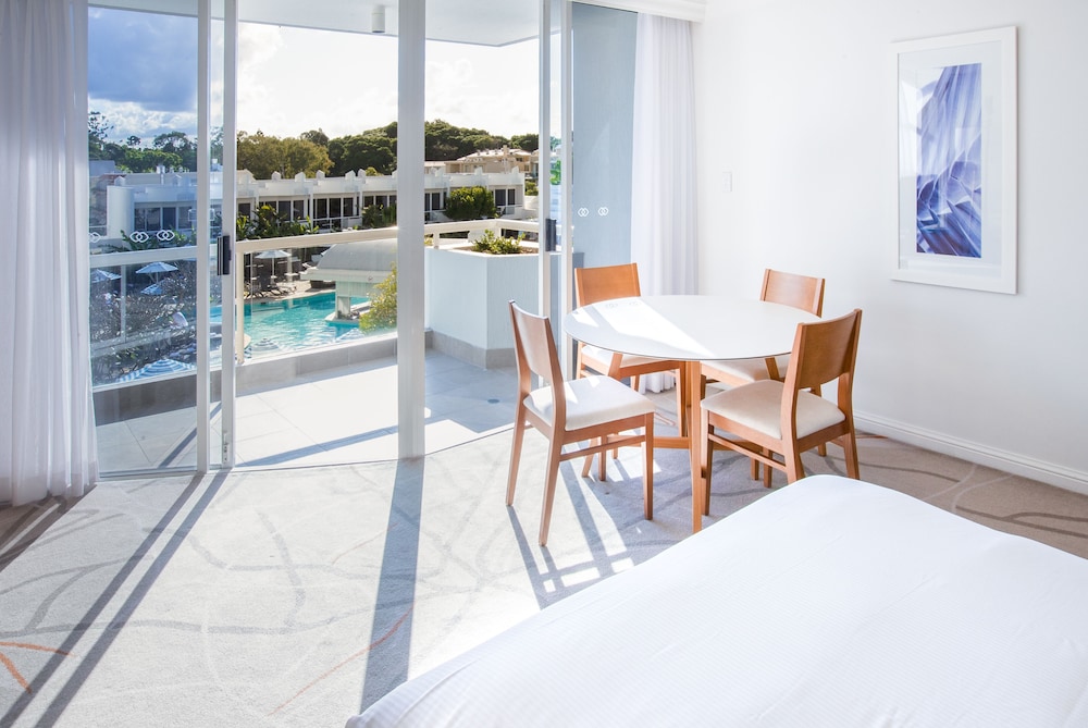 Villa, 1 Bedroom, Poolside - Photo 2