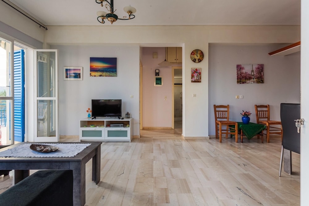 Apartment photo 2