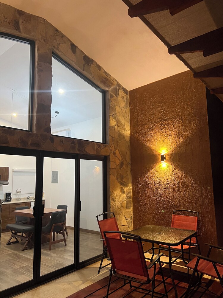 Premium House photo 2