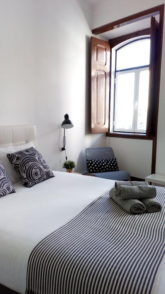 Apartment, 3 Bedrooms, Connecting Rooms, City View photo 2
