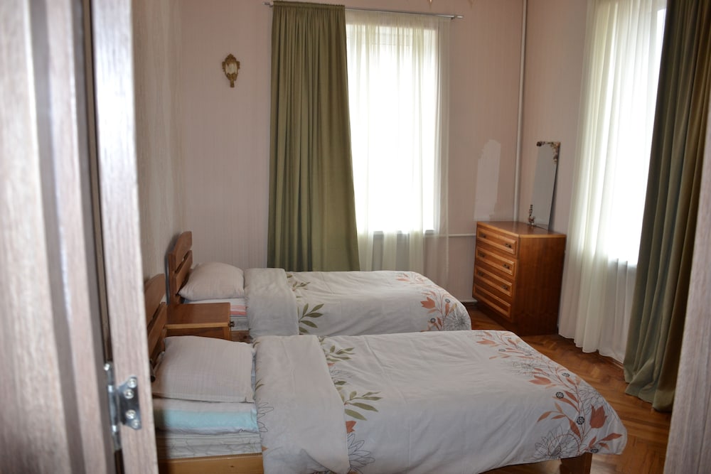Twin Room, Shared Bathroom photo 3