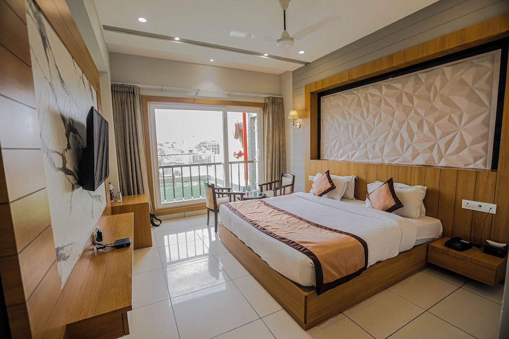Deluxe Room, Balcony