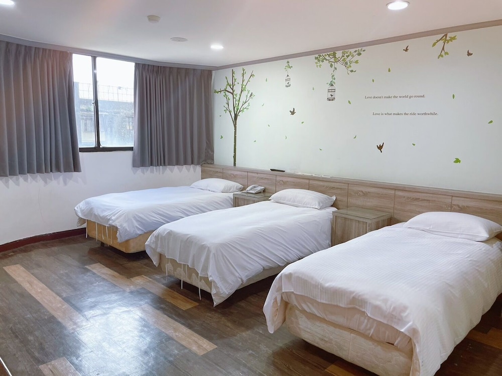 Standard Triple Room, Multiple Beds photo 1