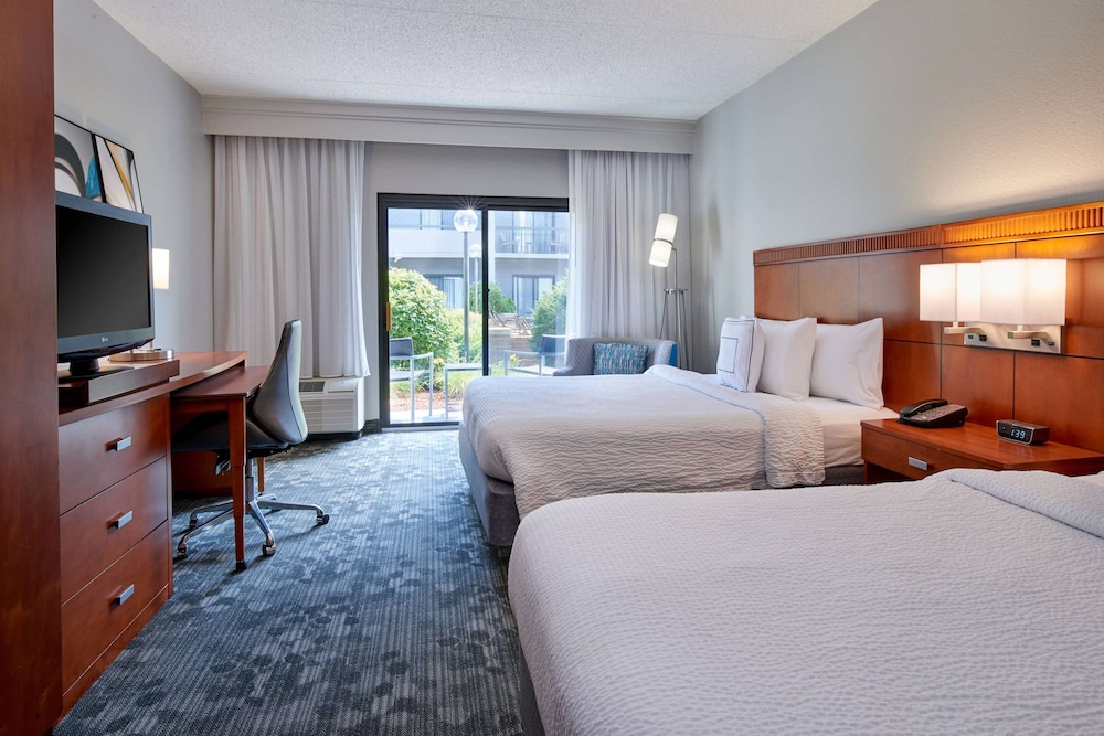 Superior Room, 2 Queen Beds, Courtyard View photo 1