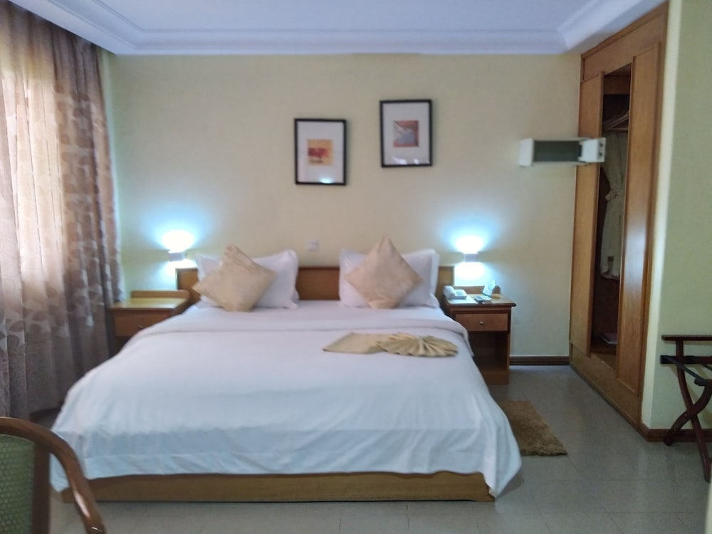 Business Suite photo 3
