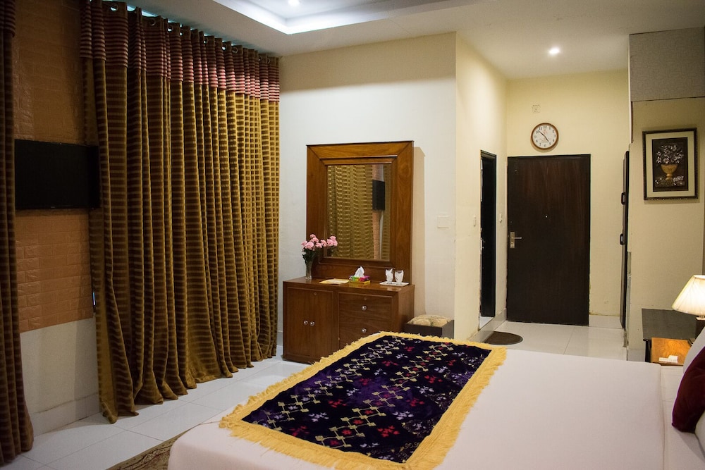 Deluxe Room - Photo 3