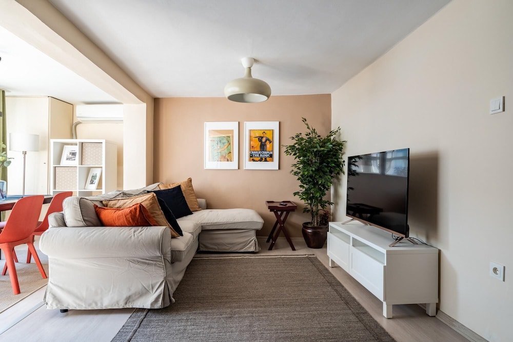 Apartment photo 1