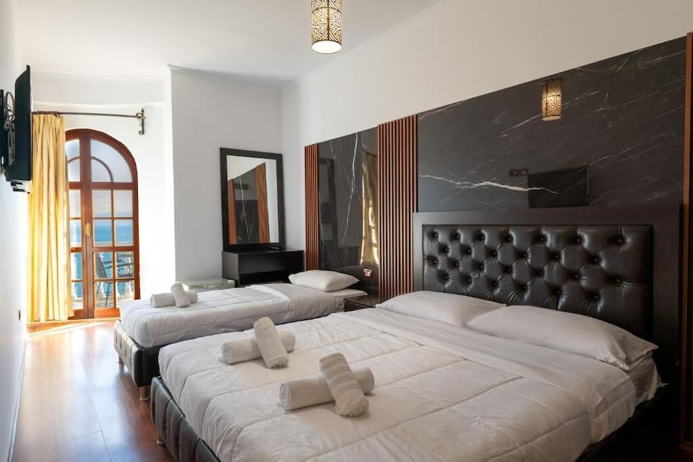 Classic Triple Room, Sea View photo 2