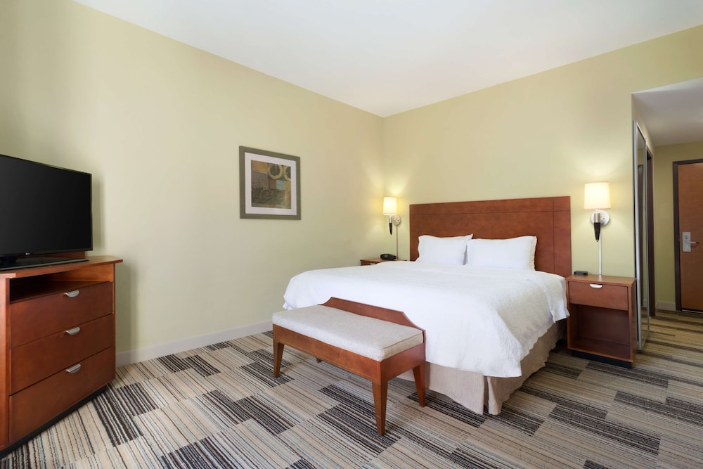 Room, 1 King Bed, Non Smoking - Photo 4