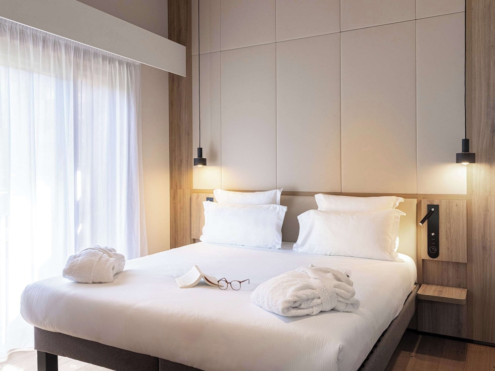 Executive Suite, 1 Double Bed with Sofa bed, Balcony - Photo 6