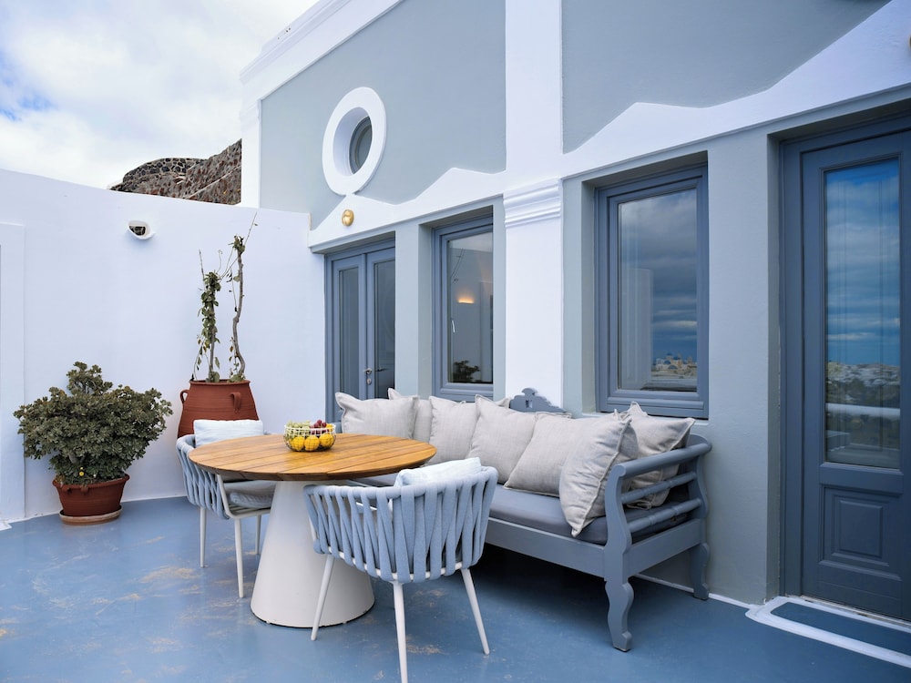 The Collector's Villa with Hot Tub & Caldera View - Photo 9