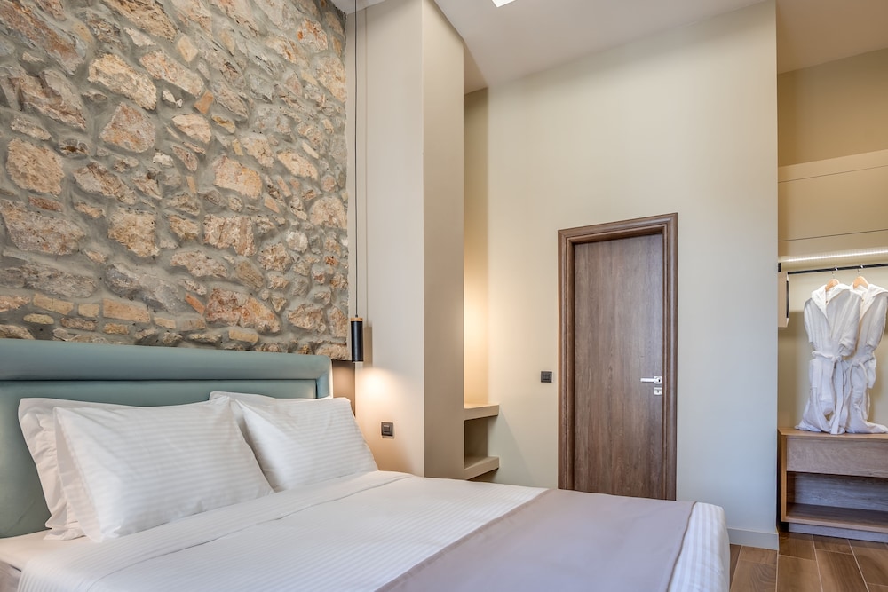 Deluxe Double Room, City View photo 3