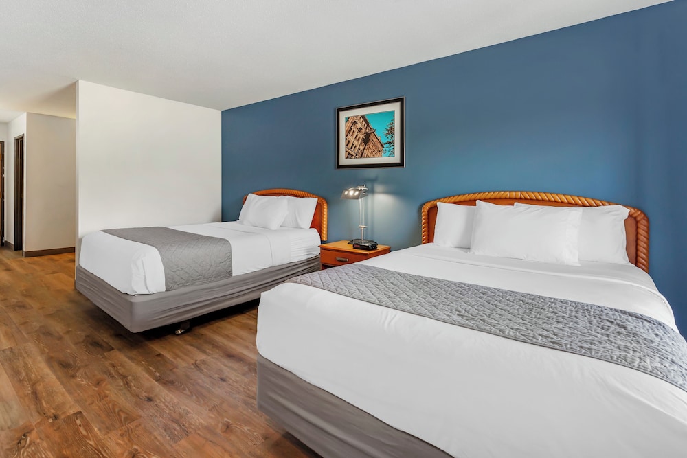 Standard Room, Multiple Beds photo 3