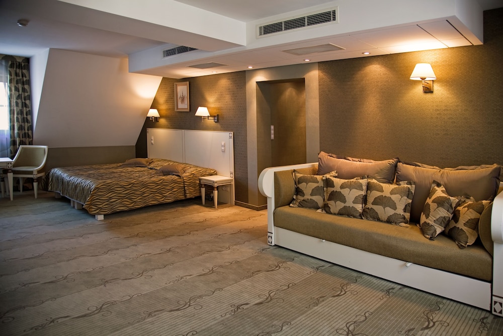 Double or Twin Room - Photo 2