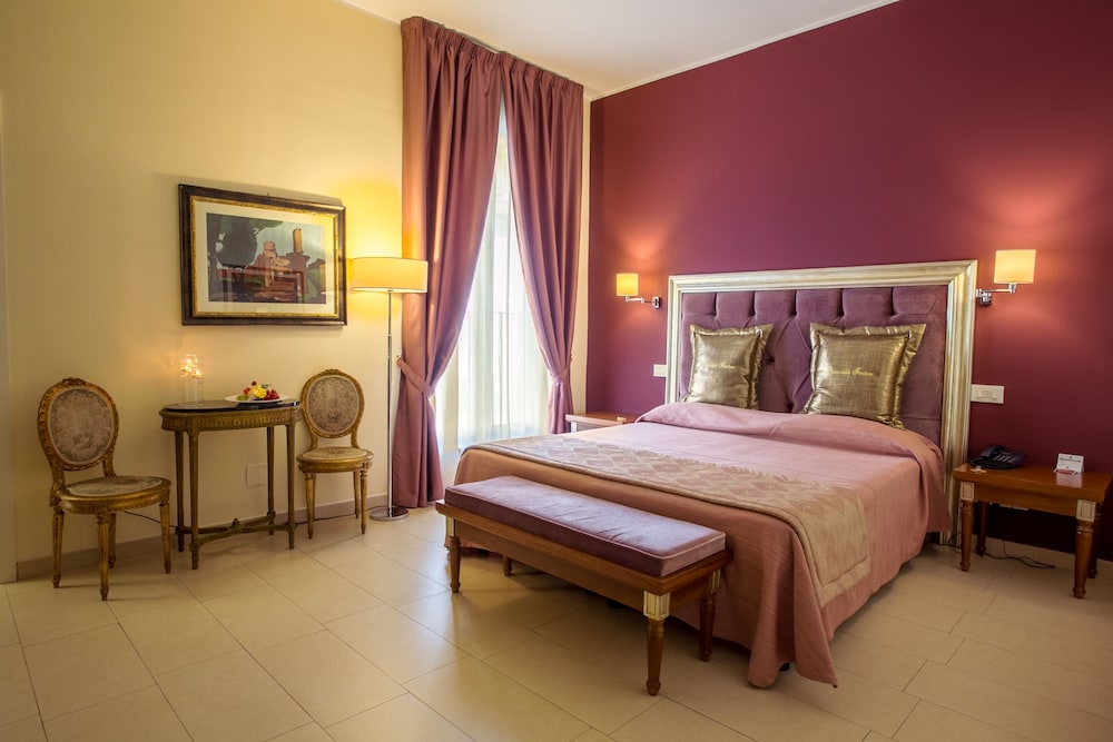 Junior Studio Suite, Jetted Tub, Garden View