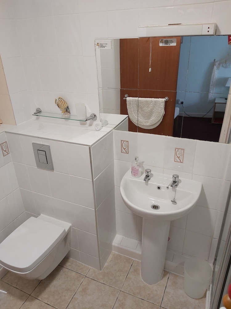 Standard Double Room (Room 2) photo 2