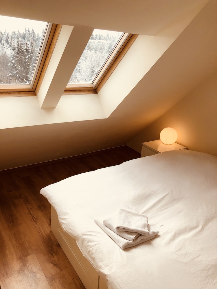 Comfort Duplex, 3 Bedrooms, Mountain View photo 2