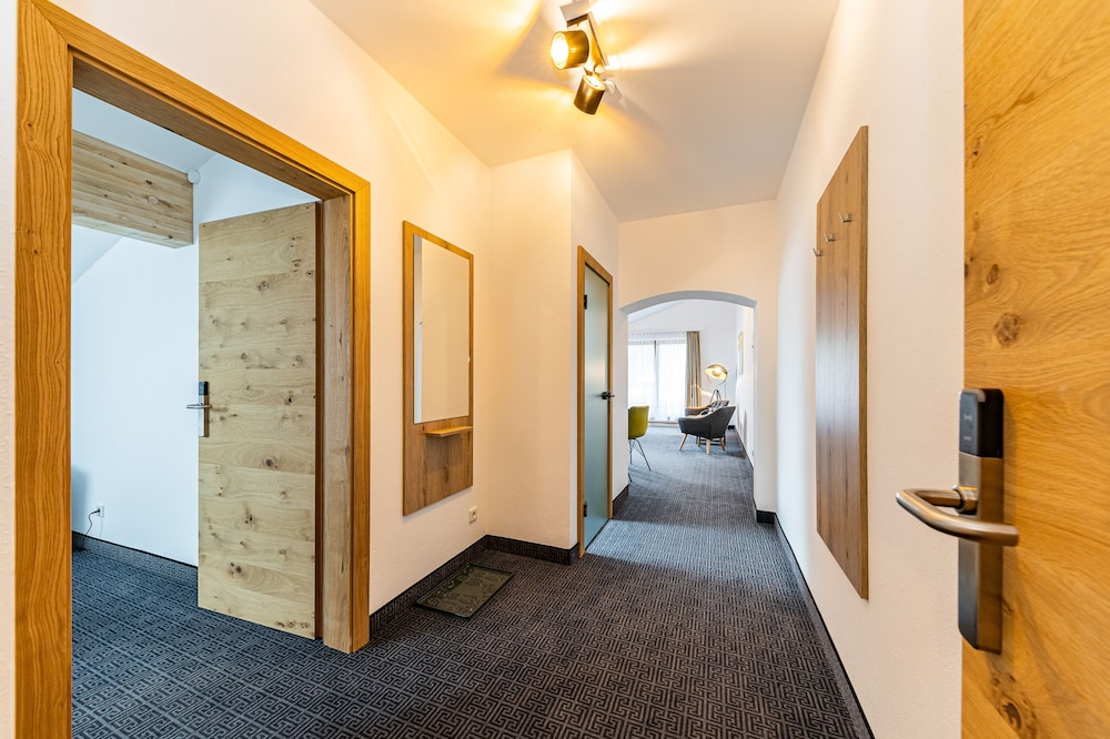 Suite - Photo 10