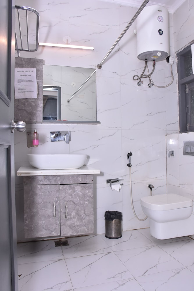 Deluxe Room - Photo 2
