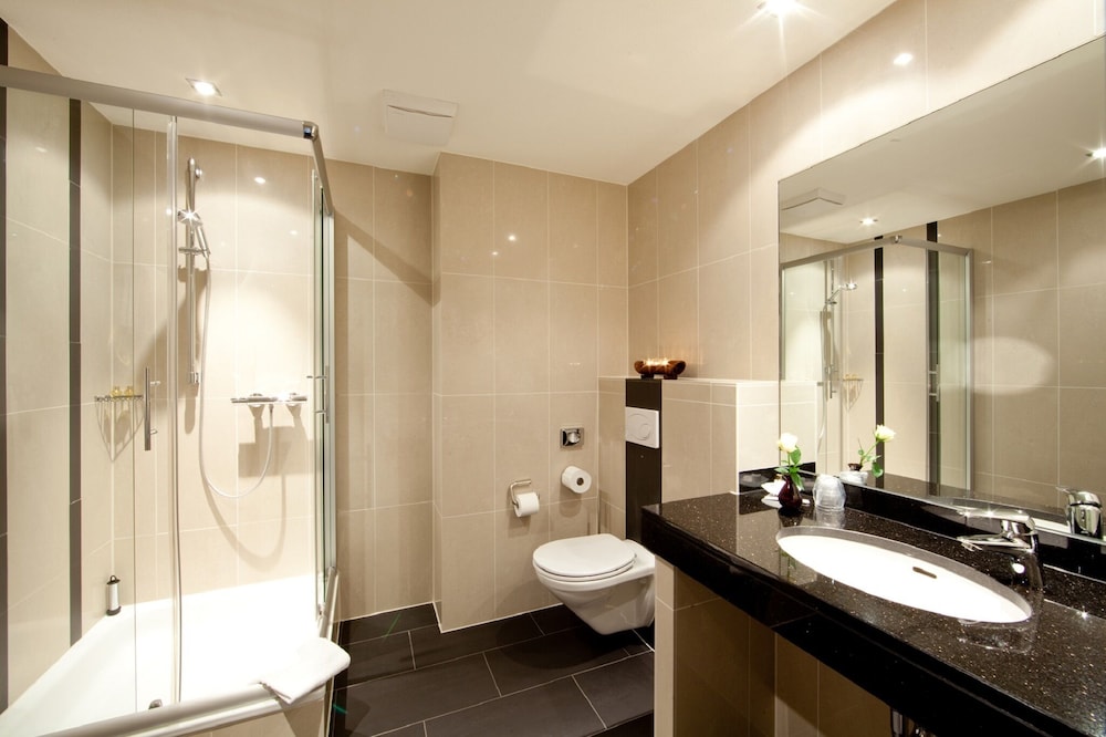Suite, Lakeside photo 3