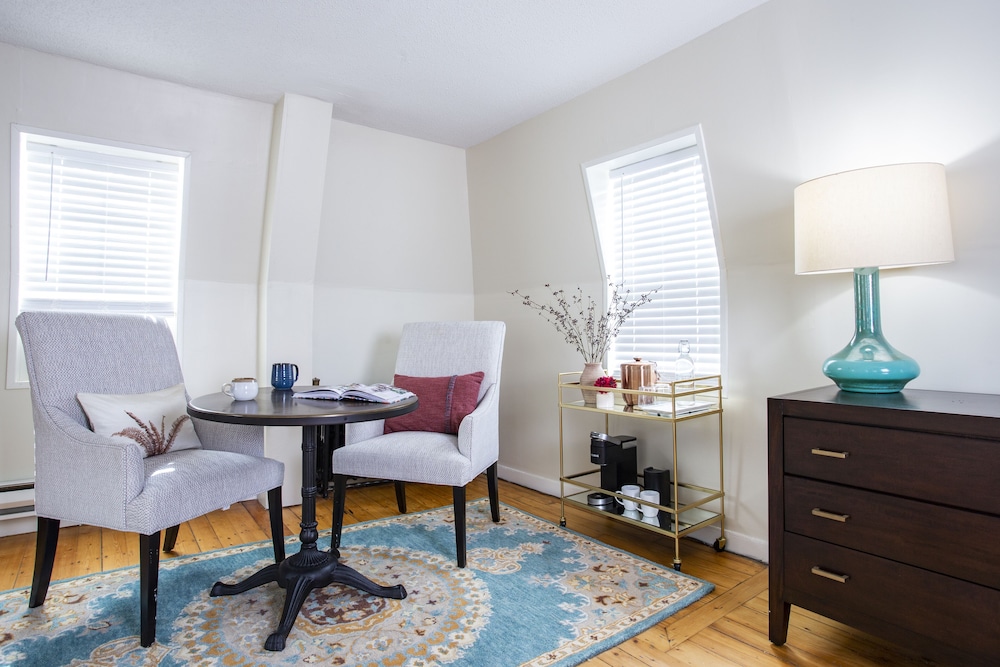 Deluxe Studio Suite photo 1