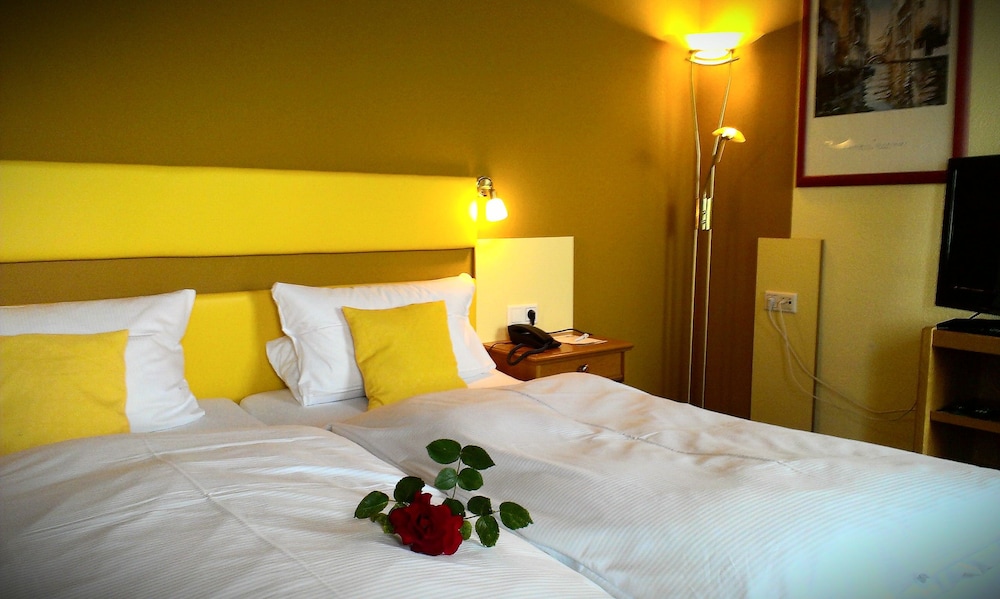 Basic Double Room photo 2