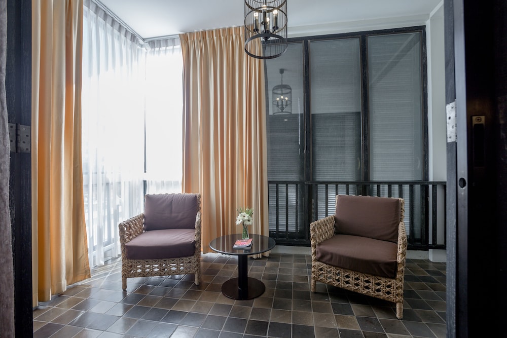 Suite, City View (Elephant) - Photo 9