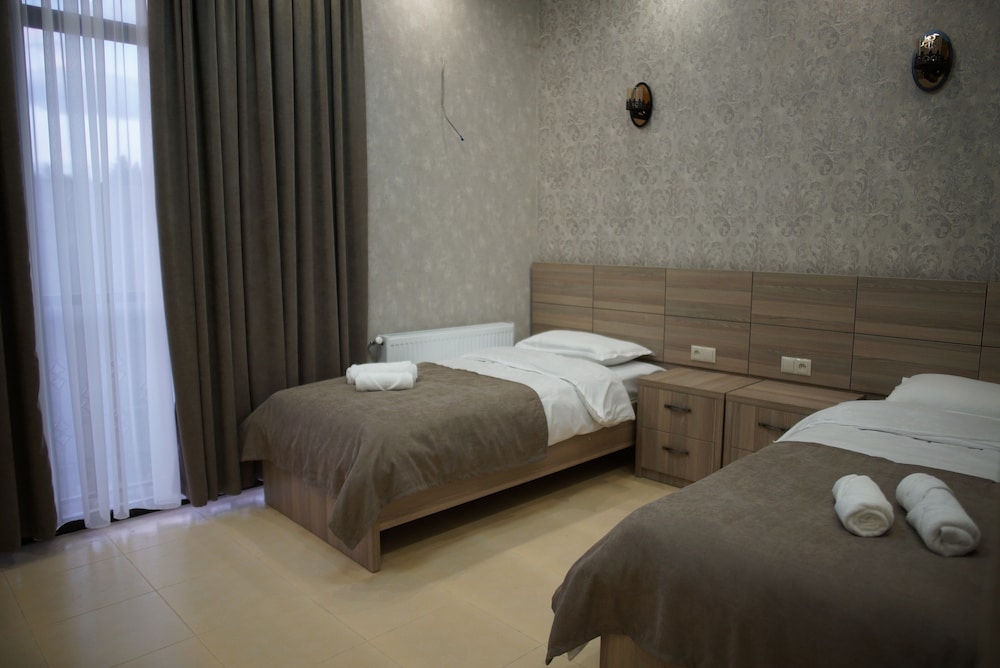Comfort Room, Multiple Beds, Hill View (3)