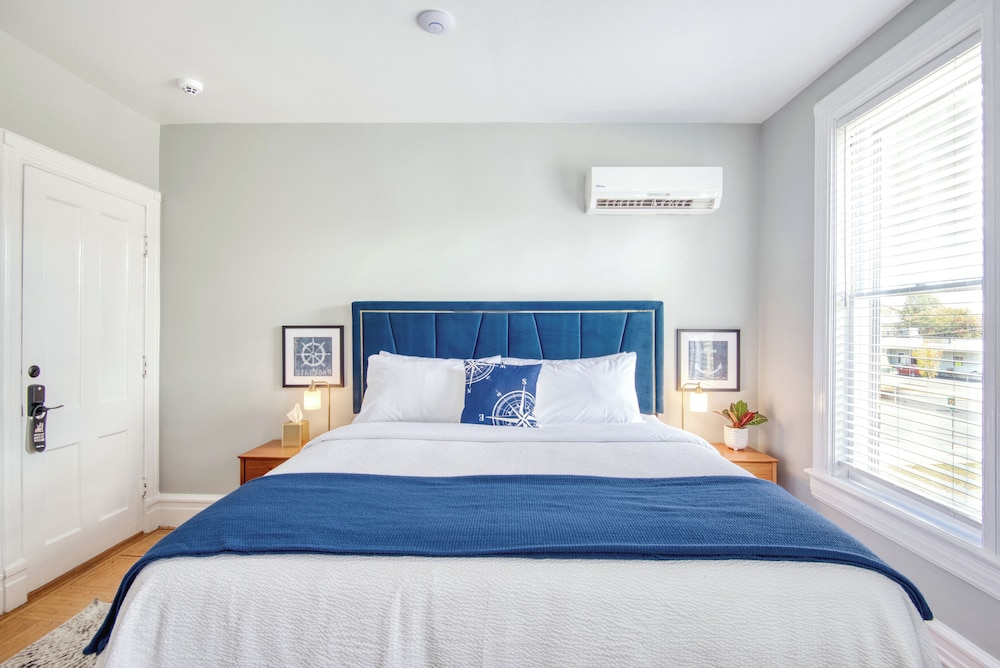 Suite #3 photo 3