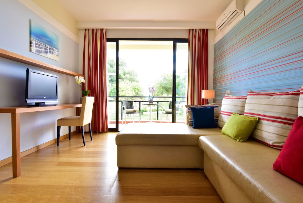 Suite, Garden View