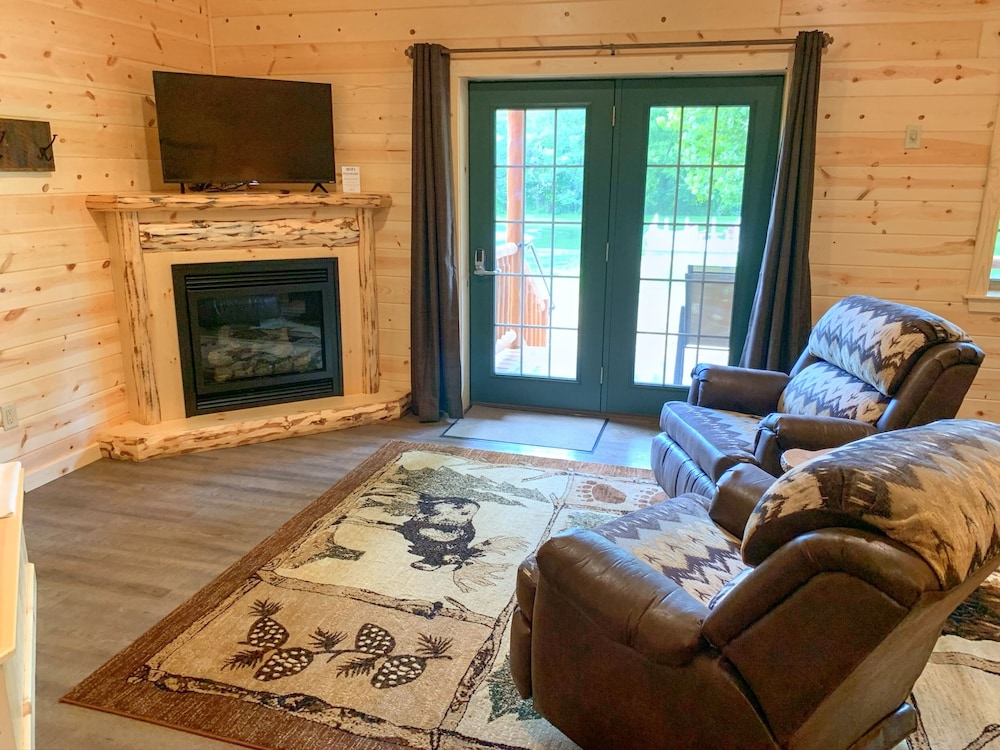 Apartment, 1 Bedroom, Hot Tub, Lake View photo 3
