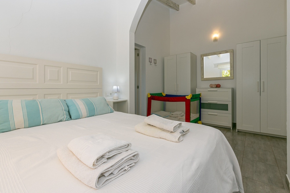 Villa photo 2