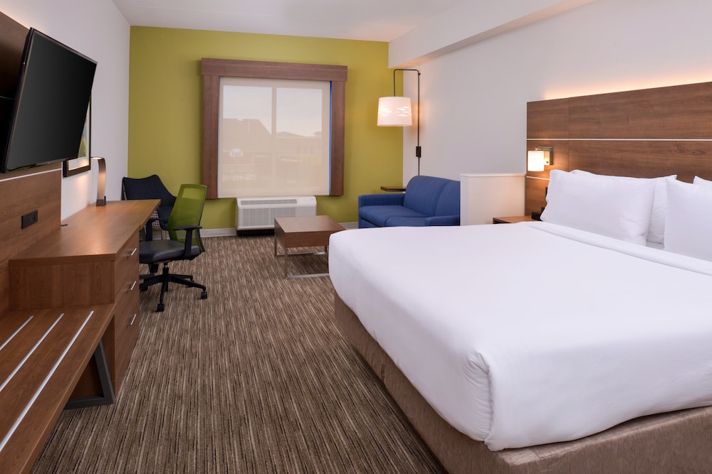 Suite, 1 King Bed, Accessible (Communications)