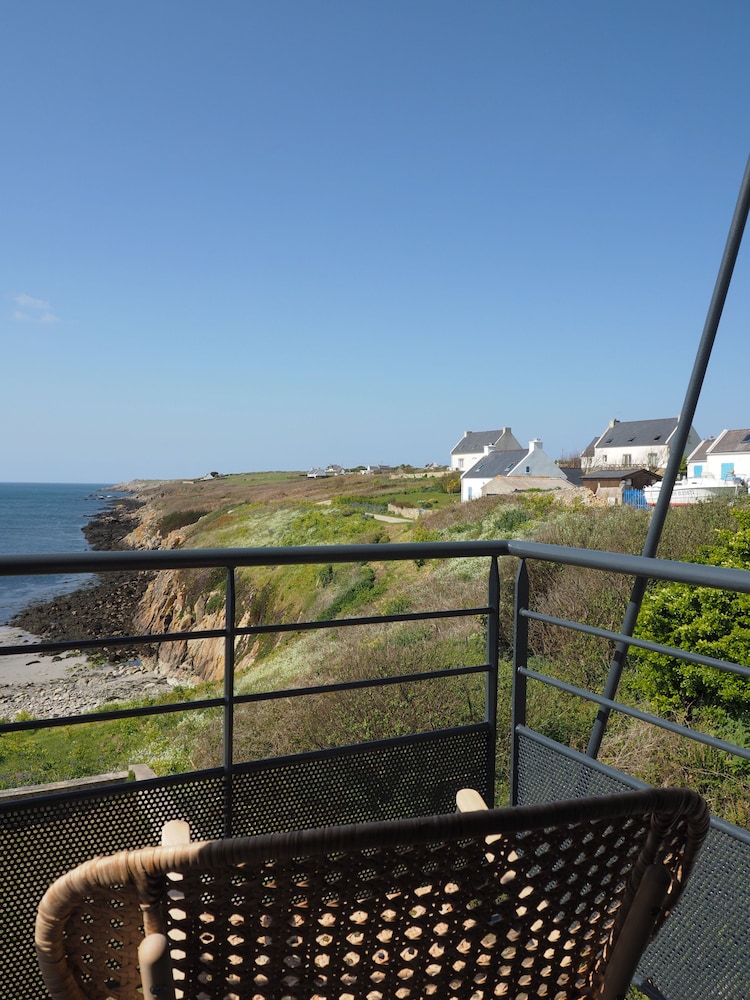 Classic Double or Twin Room, Non Smoking, Ocean View photo 2