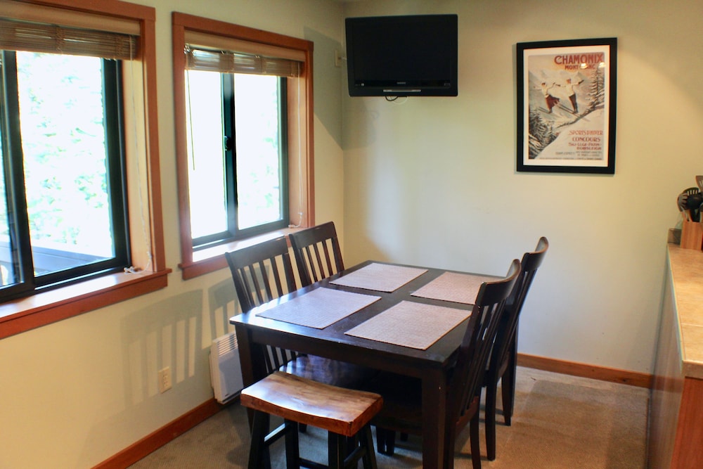 517 Preferred 1 Bedroom Unit photo 2