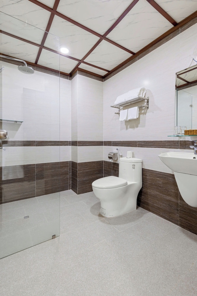 Executive Double Room, City View - Photo 8