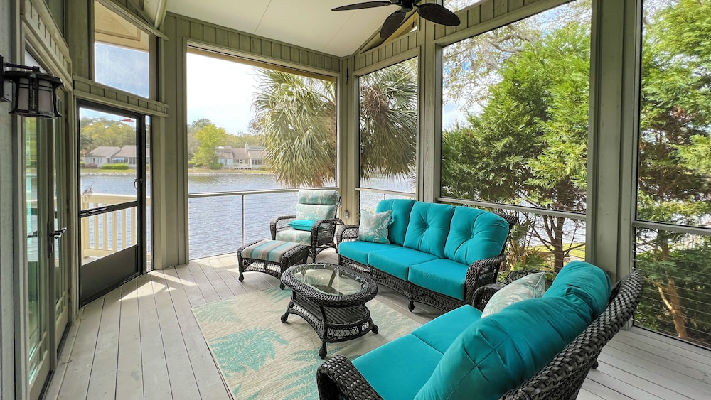 House, Multiple Beds, Kitchen (7 Spartina Crescent)
