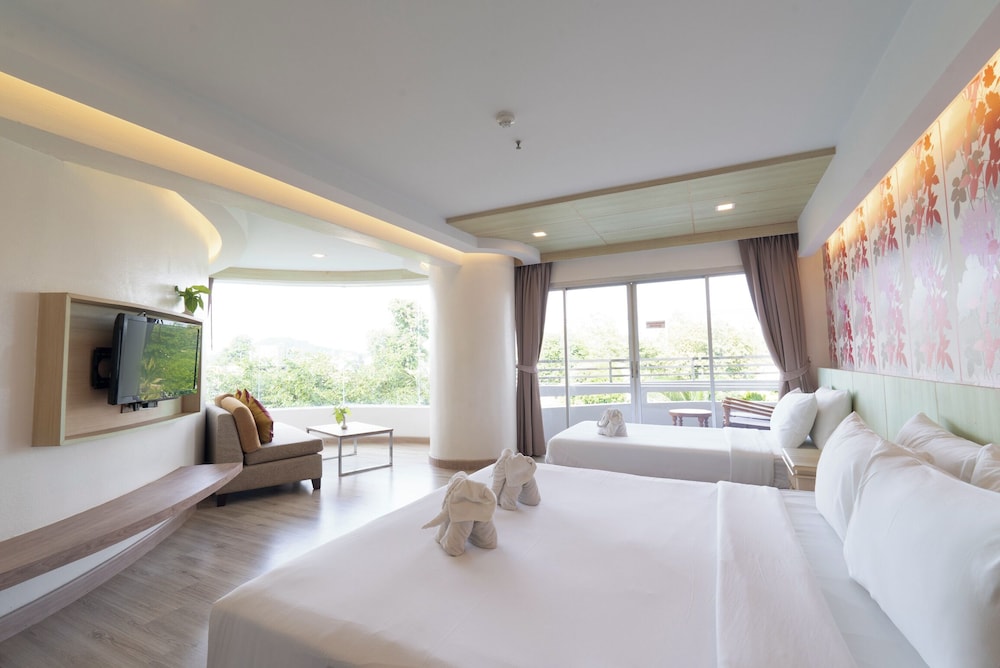 Family Rooms with Garden View - Photo 5
