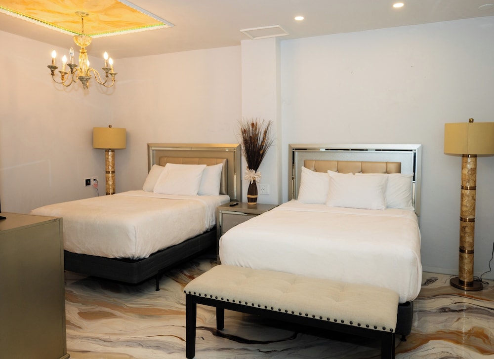 Deluxe Room, Multiple Beds