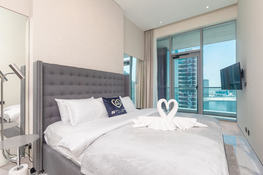 Romantic Apartment, 1 Queen Bed with Sofa bed, Canal View photo 2