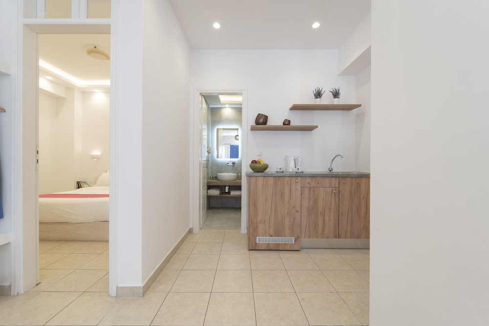 Deluxe Apartment, Garden View - Photo 15