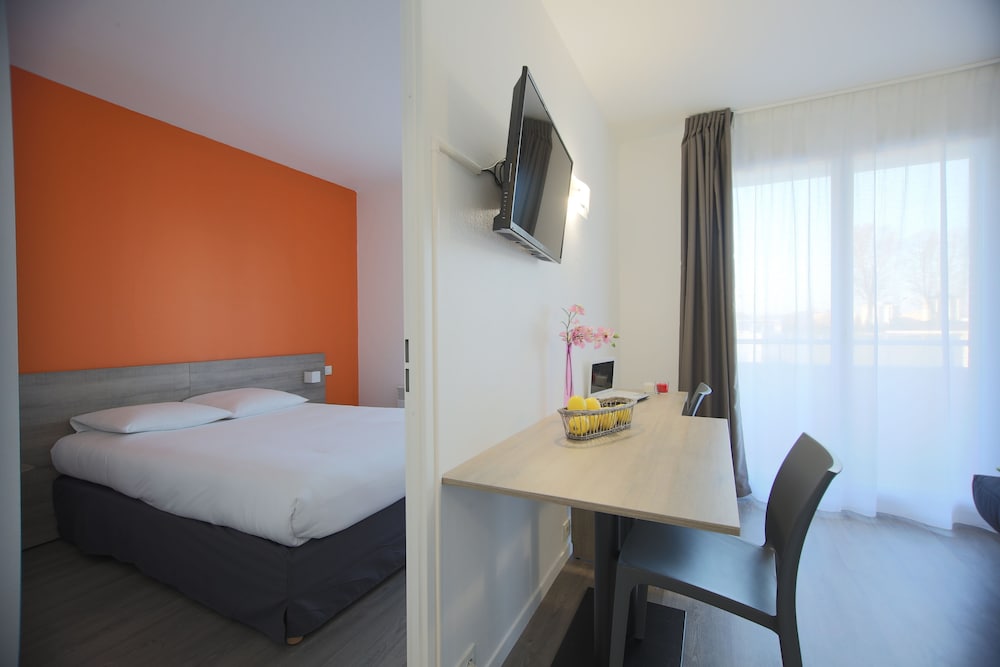 Family Apartment, 1 Bedroom - Photo 1