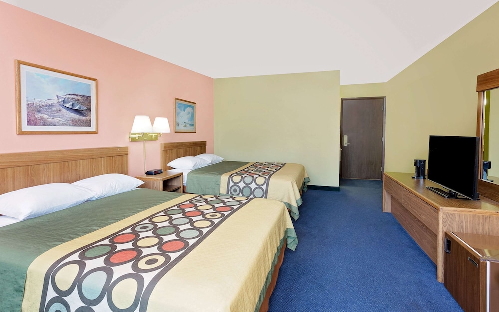 Standard Room, 2 Queen Beds - Photo 1